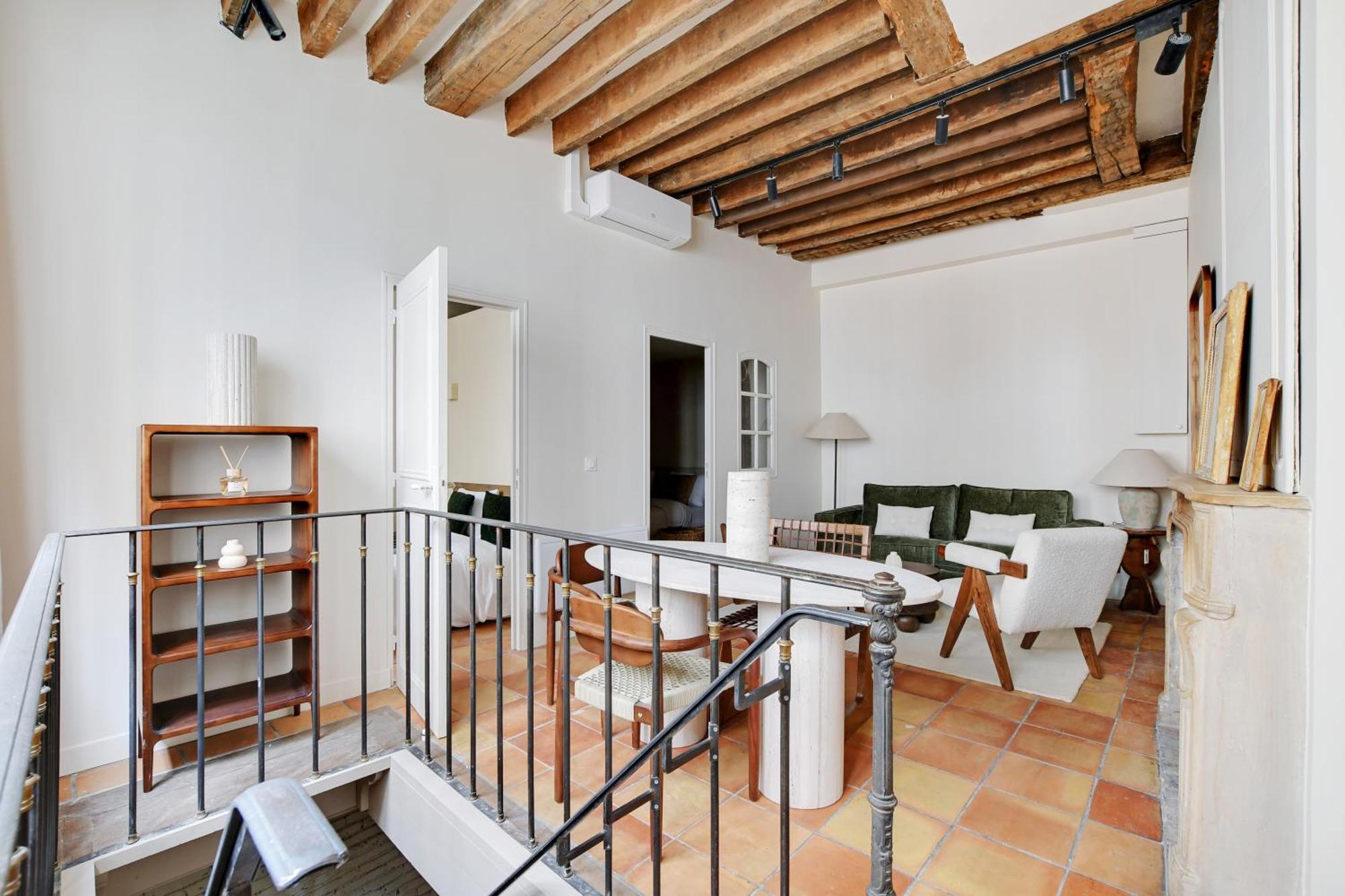 Duplex In Saint-germain-des-pres *