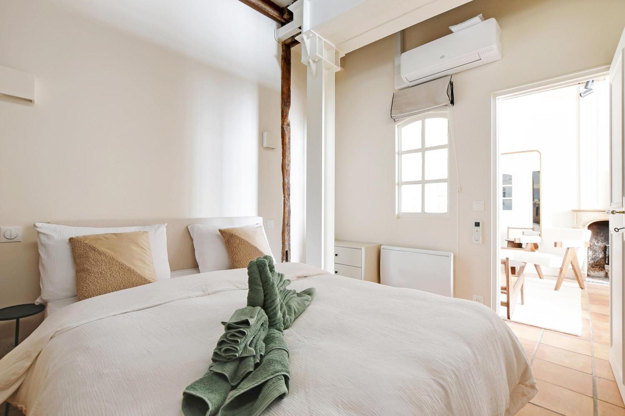 Duplex In Saint-germain-des-pres *