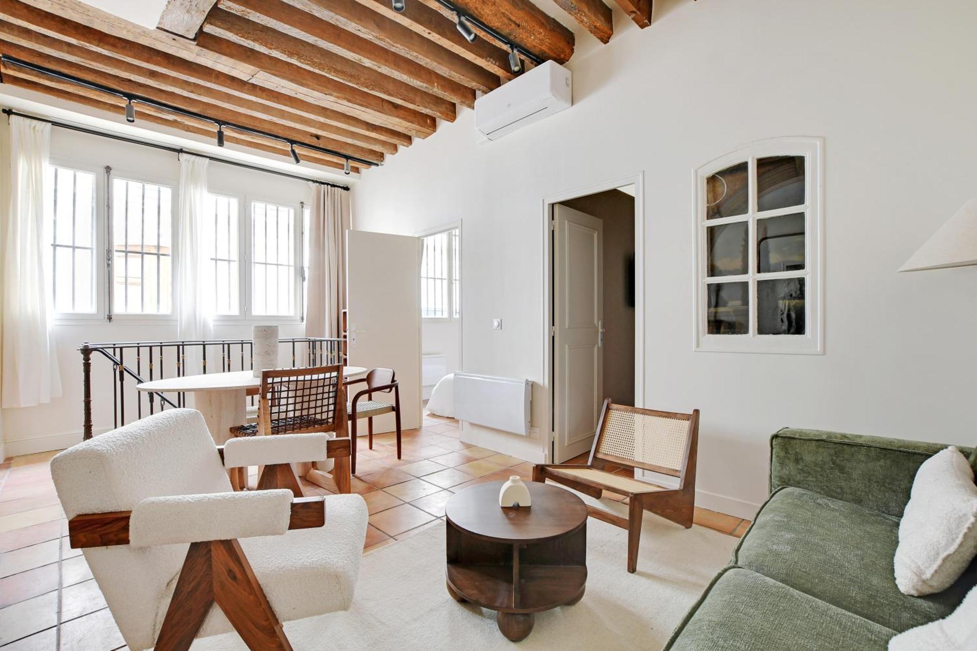 Duplex In Saint-germain-des-pres